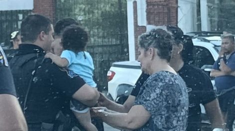 Policías salvaron a una beba de un año que estaba sin respiración