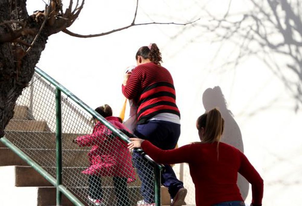 La difícil vida de la mamá que entregó a su bebé recién nacida