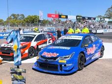 Sorpresa. Martín Riva en Chevrolet se quedó con la primera del TC 2000 en Buenos Aires. Sorpresa. Martín Riva en Chevrolet se quedó con la primera del TC 2000 en Buenos Aires.