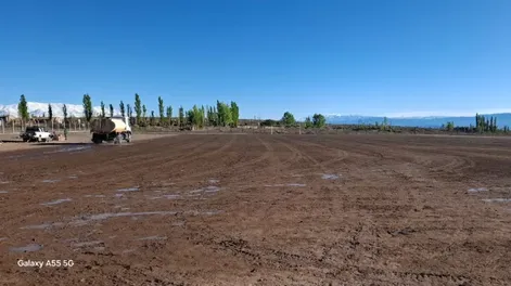 Obras. El Llano ya empieza a perfilar lo que será su cancha en Iglesia.