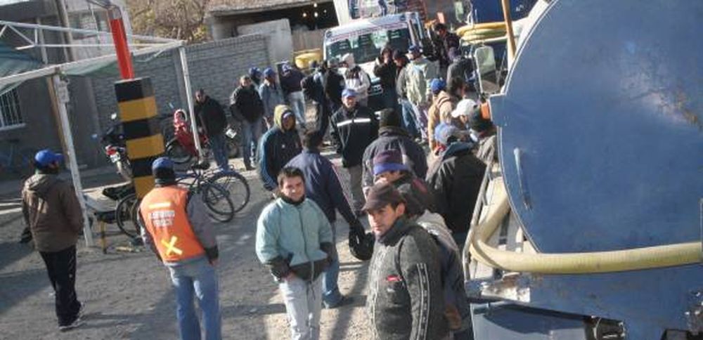 Vuelve la polémica por los contratados en Rawson