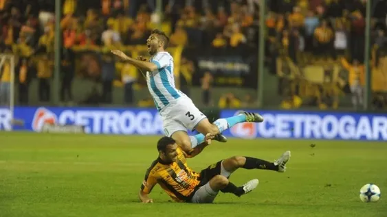 Racing sacó pecho, lo remontó y dejó sin milagro a Mitre
