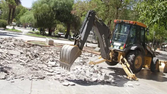 El arreglo de la Plaza 25 está al 65% y queda terminar las veredas y la fuente