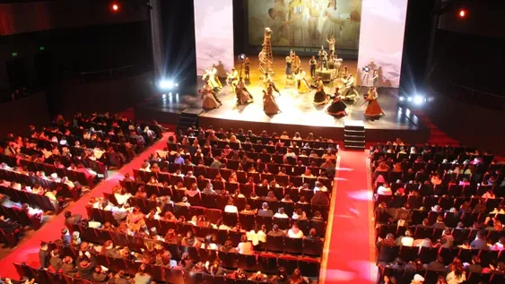 Planean que el regreso al teatro sea en tres fases