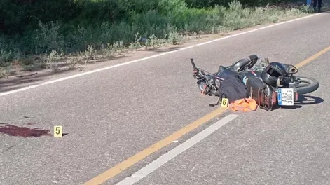 Tragedia en Sarmiento: se conoció que el motociclista que murió fue quien chocó desde atrás a la otra moto