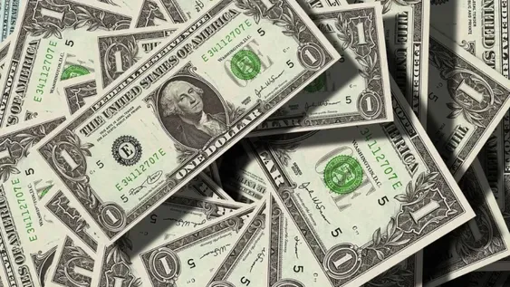 El dólar blue sufrió una caída de tres pesos y se negoció en $146