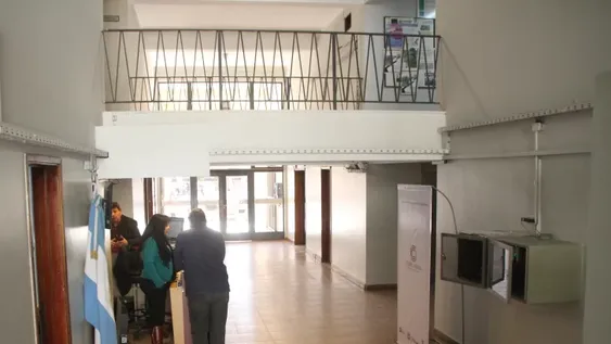 Ingresó a la casa de su ex para golpearla porque la vio con otro hombre