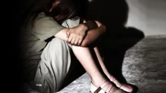 Le tapó los ojos a su hija de 3 años y la violó, le dieron 8 años de cárcel