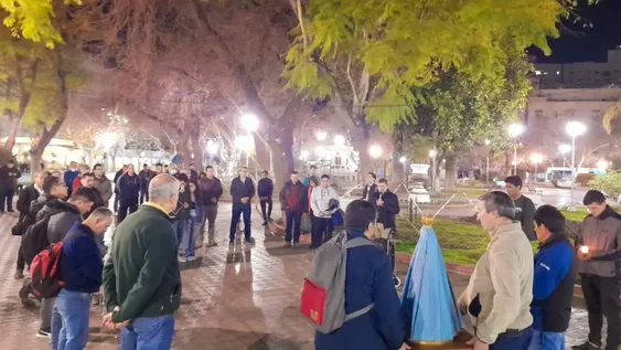 Realizan un rosario para hombres con la idea de incentivarlos a que se acerquen más a Dios