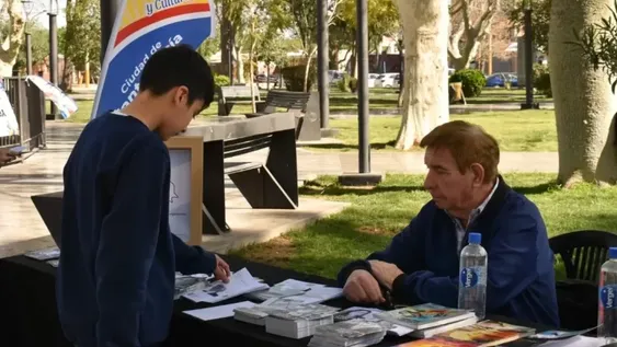 “Plazas de lecturas”, el programa que lleva a que las bibliotecas populares se encuentren con la comunidad