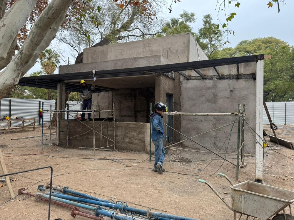 La construcción de los nuevos edificios dentro del Parque de Mayo tiene un 30% de avance.