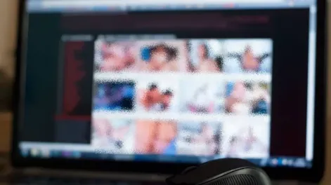 Distribuía pornografía infantil por Facebook y lo condenaron, pero no irá preso