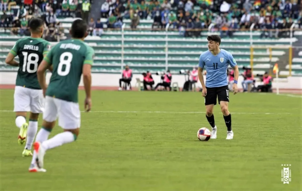 Bolivia goleó a Uruguay en La Paz y le dio un empujoncito a Argentina hacia Catar