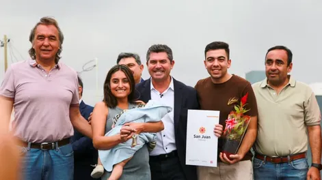 Orrego visitó Iglesia por los 272 años del departamento: adjudicó 40 casas, anunció la entrega de un barrio y la construcción de otros dos