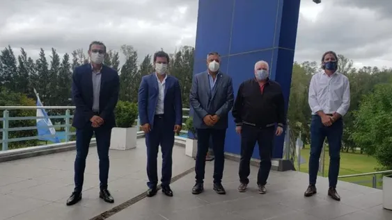 San Juan pica en punta con Mascherano