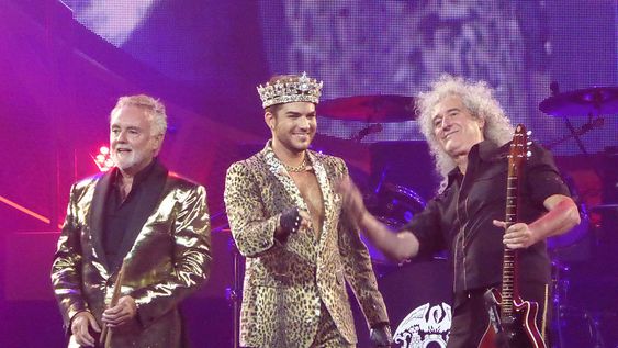 Brian May, guitarrista de Queen, dio positivo de covid