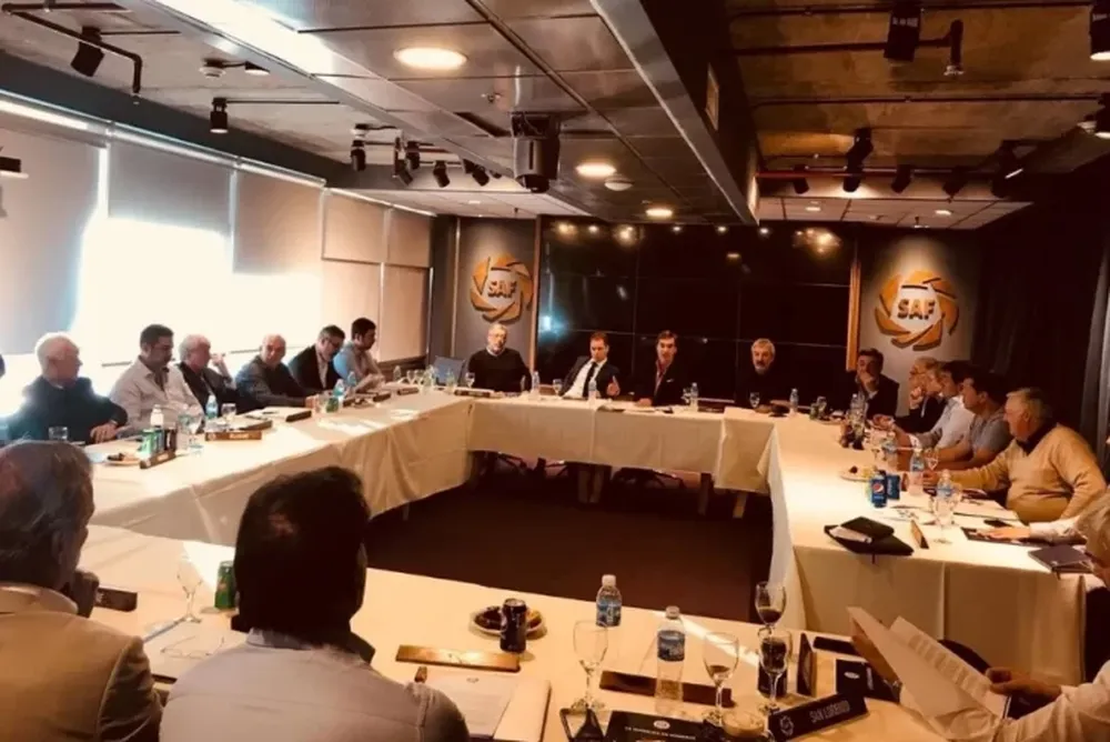 Adelantaron que habrá tres descensos y en 2023, quedarán 20 equipos en Primera