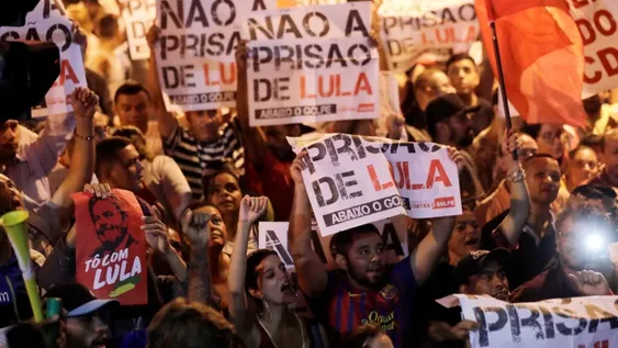 Lula se refugió en una sede sindical y es protegido por dirigentes del PT