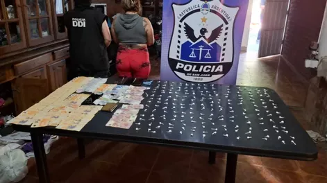 Una pareja detenida con drogas en Rawson.-