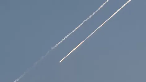 Israel denunció que Irán violó el alto el fuego y dijo que responderá a la agresión