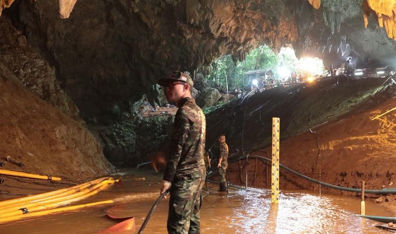 Tailandia: hay 4 días para salvar a los chicos de la cueva antes de que les falte el aire