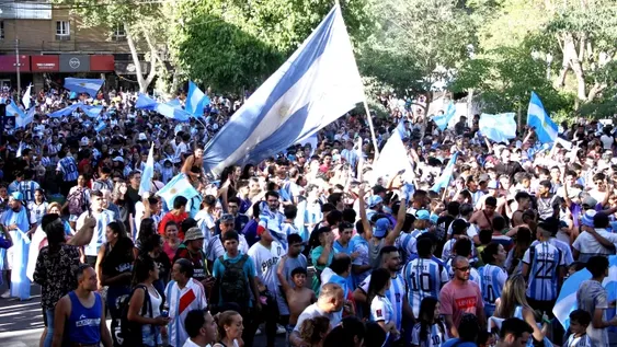En la plaza, al grito de “nos volvimos a ilusionar”