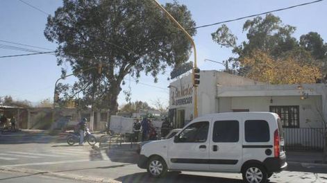 Quejas por semáforos mal ubicados en un cruce de Chimbas