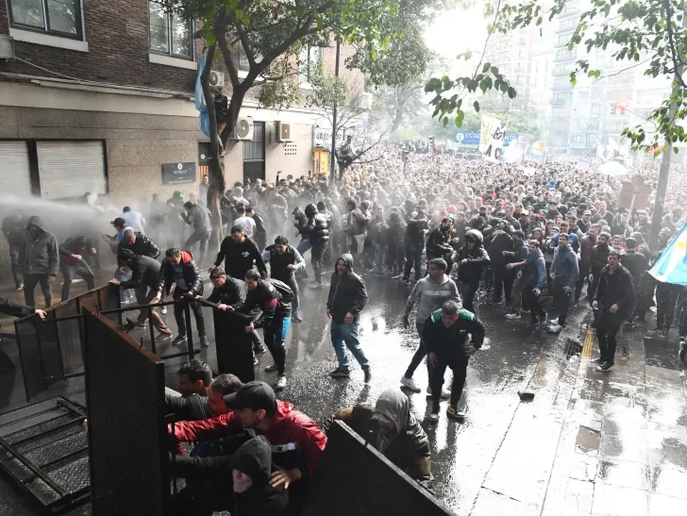 JxC culpó a los manifestantes y funcionarios K por la represión de la Policía porteña