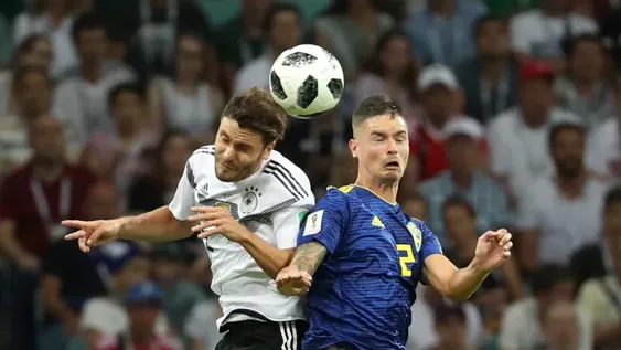 Alemania dio vuelta el partido, le ganó a Suecia en el descuento y sigue en carrera