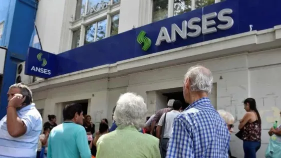 Pagarán a todos los jubilados el aguinaldo antes de Navidad