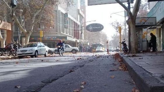 Emiten alerta por viento Zonda que podría bajar al llano en San Juan