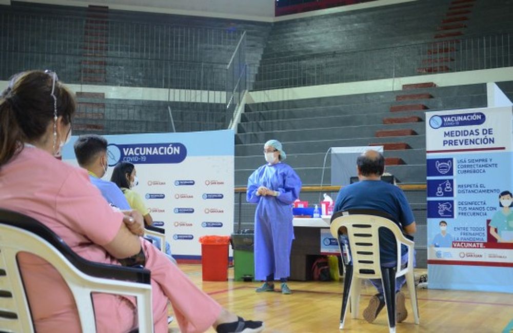 El grupo restante de docentes y los mayores de 70 años, próximos sanjuaninos para vacunar