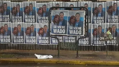 “Wado” de Pedro publicó un video en “modo candidato” y aparecieron afiches suyos junto a Cristina