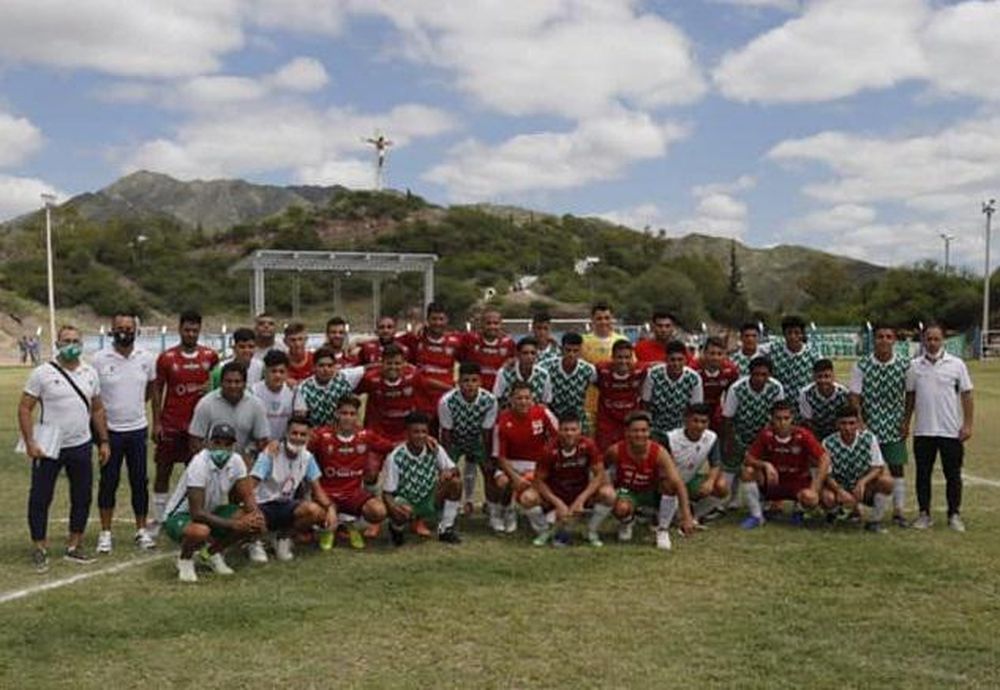 Sportivo goleó a La Patroncita 9 a 0, con las sierras de Valle Fértil dándole marco al amistoso