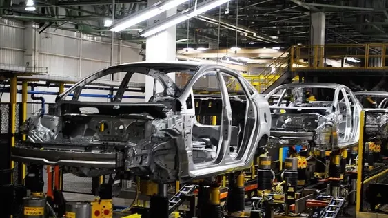 La producción automotriz creció 21,4% en abril