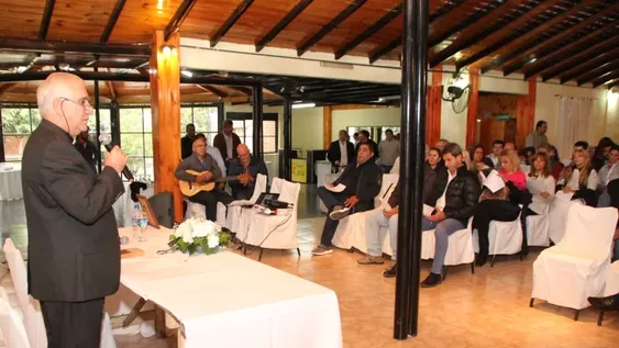 Ante políticos y empresarios, Lozano pidió dejar de lado las individualidades