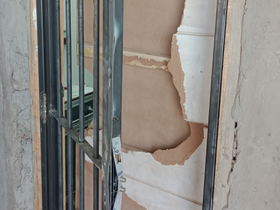Le rompieron la puerta de rejas en el último robo.