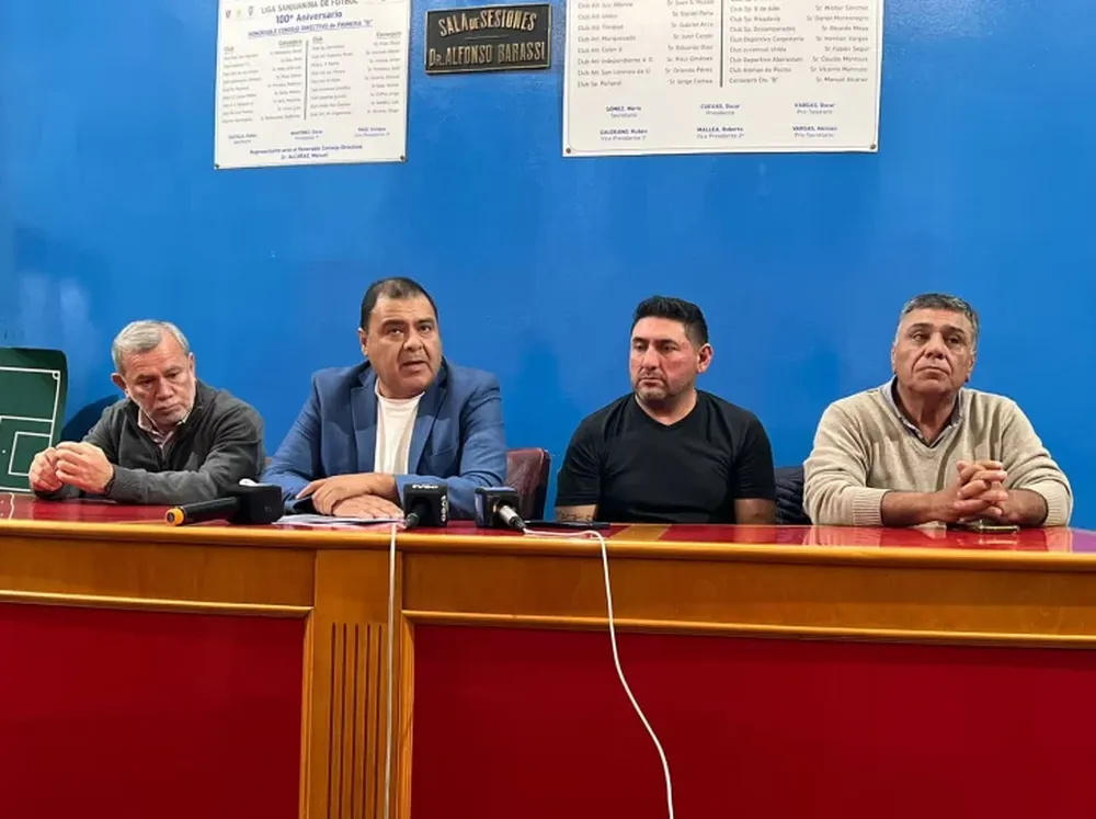 DECISIONES. El presidente de la Liga Sanjuanina, Juan Valiente, explicó los motivos de suspensión del fútbol local.