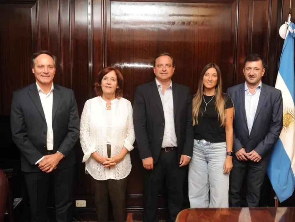 Cuatro senadores abandonan el Frente de Todos para armar un nuevo bloque