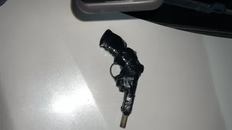 Detuvieron a un menor de 14 años por portar un arma casera en un camping de Rawson