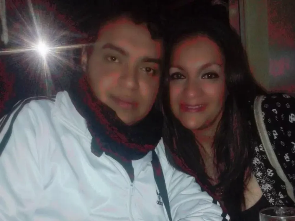 Quién es el hombre que se expone junto a la portera a ser acusado de corrupción de menores