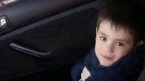 Murió un nene de 3 años, la familia dice que fue tras ser atropellado por un policía y la Justicia espera la autopsia