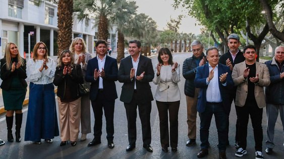 El gobernador Marcelo Orrego inauguró el pavimento en avenida Libertador.&nbsp;