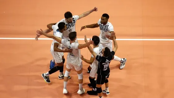 Obras superó a Fiat Minas y se quedó con el tercer puesto del Sudamericano