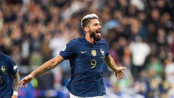 El campeón Francia arrancó mal pero mejoró y aplastó a Australia en el debut