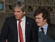 Luis Caputo junto al presidente Javier Milei. Luis Caputo junto al presidente Javier Milei.