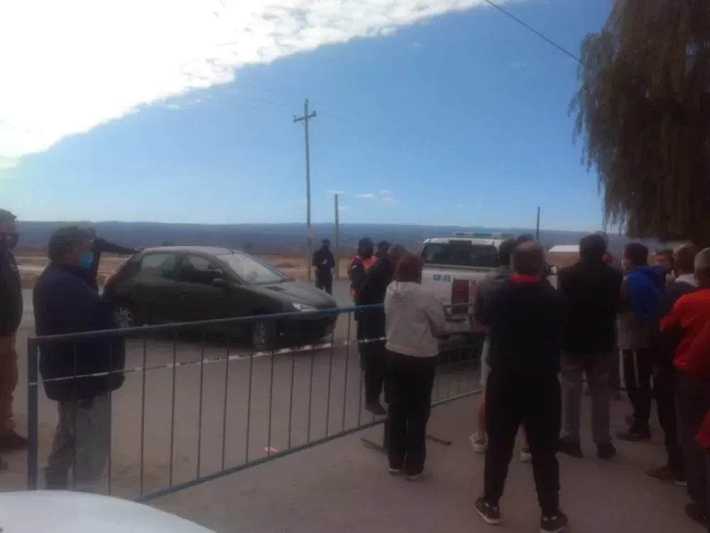 Protesta en los barrios Justo P. Castro I y III por los horarios impuestos para circular