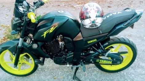 Le robaron la moto a un DT de Trinidad y por cámaras de seguridad descubrió cómo se la llevaron