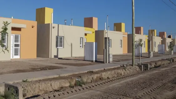 Prometía casas del IPV cobrándoles entre 30 y 100 mil pesos