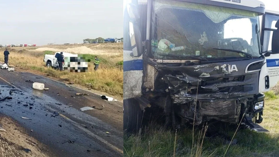 Camioneta Volkswagen Amarok tras el choque con un camión.